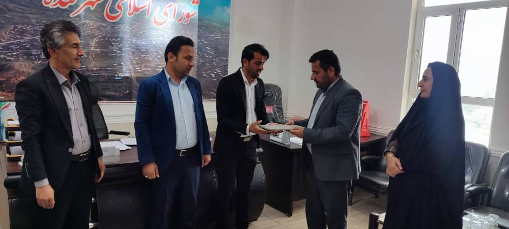 انتصاب دو مشاور برای شهردار لنده+تصویر