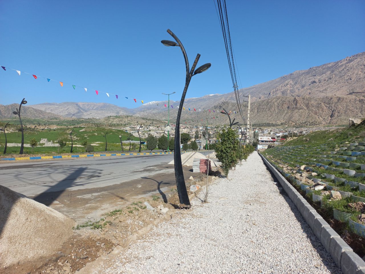 اولویت شهرداری و شورای ششم زیبا کردن ورودی شهر است/فاز دوم ساماندهی ورودی شهر لنده آغاز شد+تصاویر اولویت شهرداری و شورای ششم زیبا کردن ورودی شهر است/فاز دوم ساماندهی ورودی شهر لنده آغاز شد+تصاویر