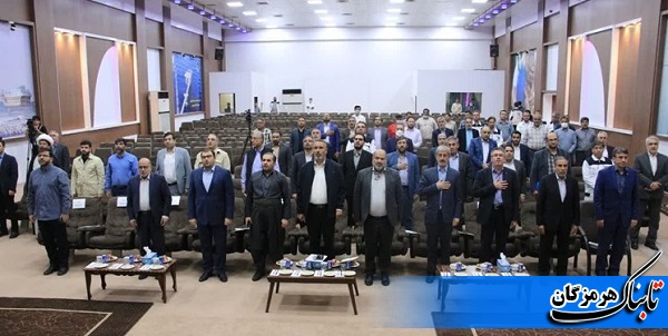 بازدید کمیسیون عمران از مجتمع کشتیسازی فراساحل و آبشیرینکن بندرعباس بازدید کمیسیون عمران از مجتمع کشتیسازی فراساحل و آبشیرینکن بندرعباس