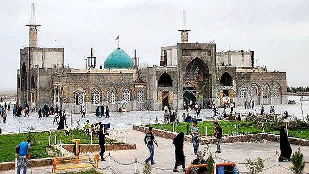 تشکیل کارگروه نظارت برنحوه خدمات دهی واحدهای اقامتی ، صنفی و تفریحی مستقردرآستان مقدس امام زاده یحیی (ع)