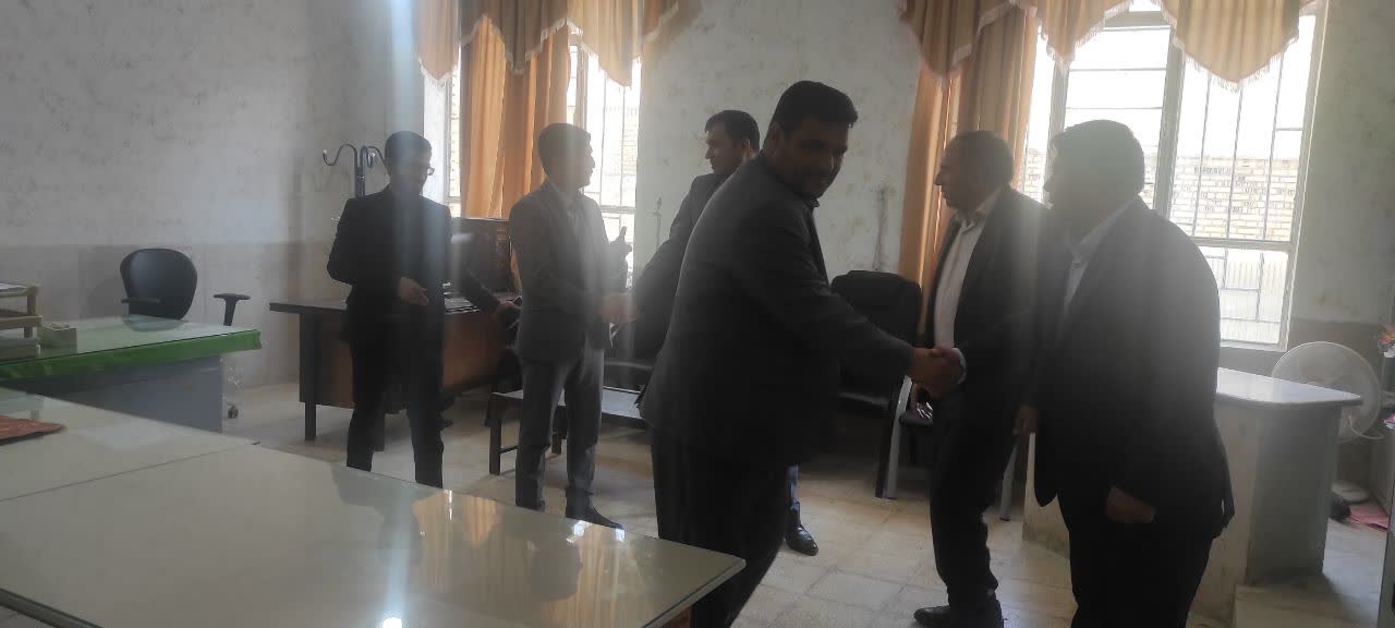 نخستین روز کاری ادارات در شهرستان مارگون نخستین روز کاری ادارات در شهرستان مارگون