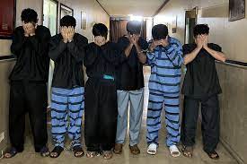 این دزد به خانه مادرش هم رحم نکرد!