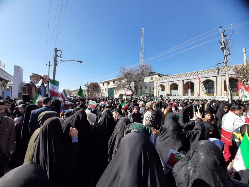 مردم کرمانشاه در راهپیمایی ۲۲ بهمن ماه اقتدار خود را به نمایش گذاشتند