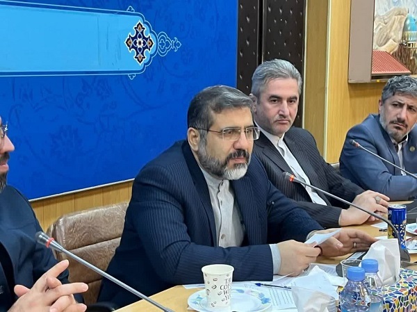 نشست وزیر ارشاد با هنرمندان دماوند