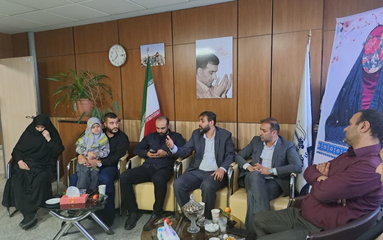 دلجویی شهرداری کرج از بانوان محجبه ای که از ورود آنها به پارک چمران ممانعت شده بود دلجویی شهرداری کرج از بانوان محجبه ای که از ورود آنها به پارک چمران ممانعت شده بود