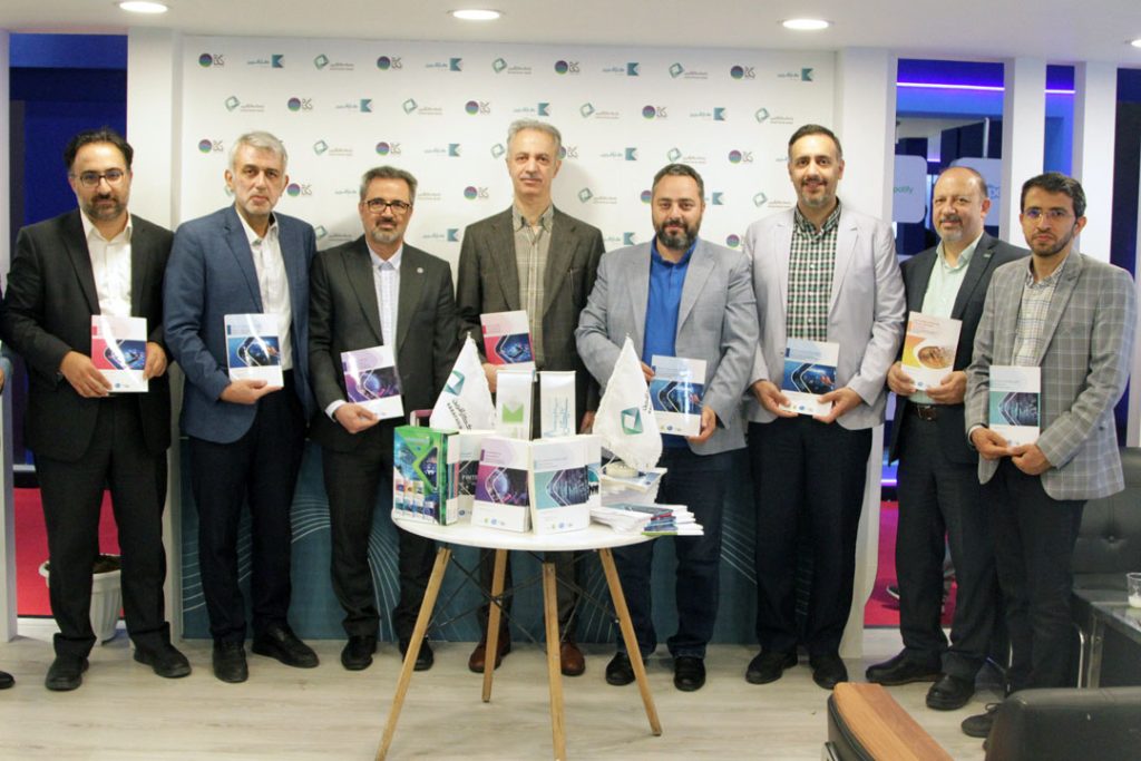 رونمایی از مجموعه کتابهای «فناوریهای مالی از پنجره بانک جهانی»+ گالری عکس