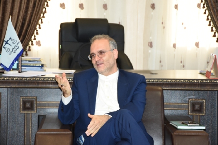 به قاضی القضات استان چه نمرهای میدهید؟!