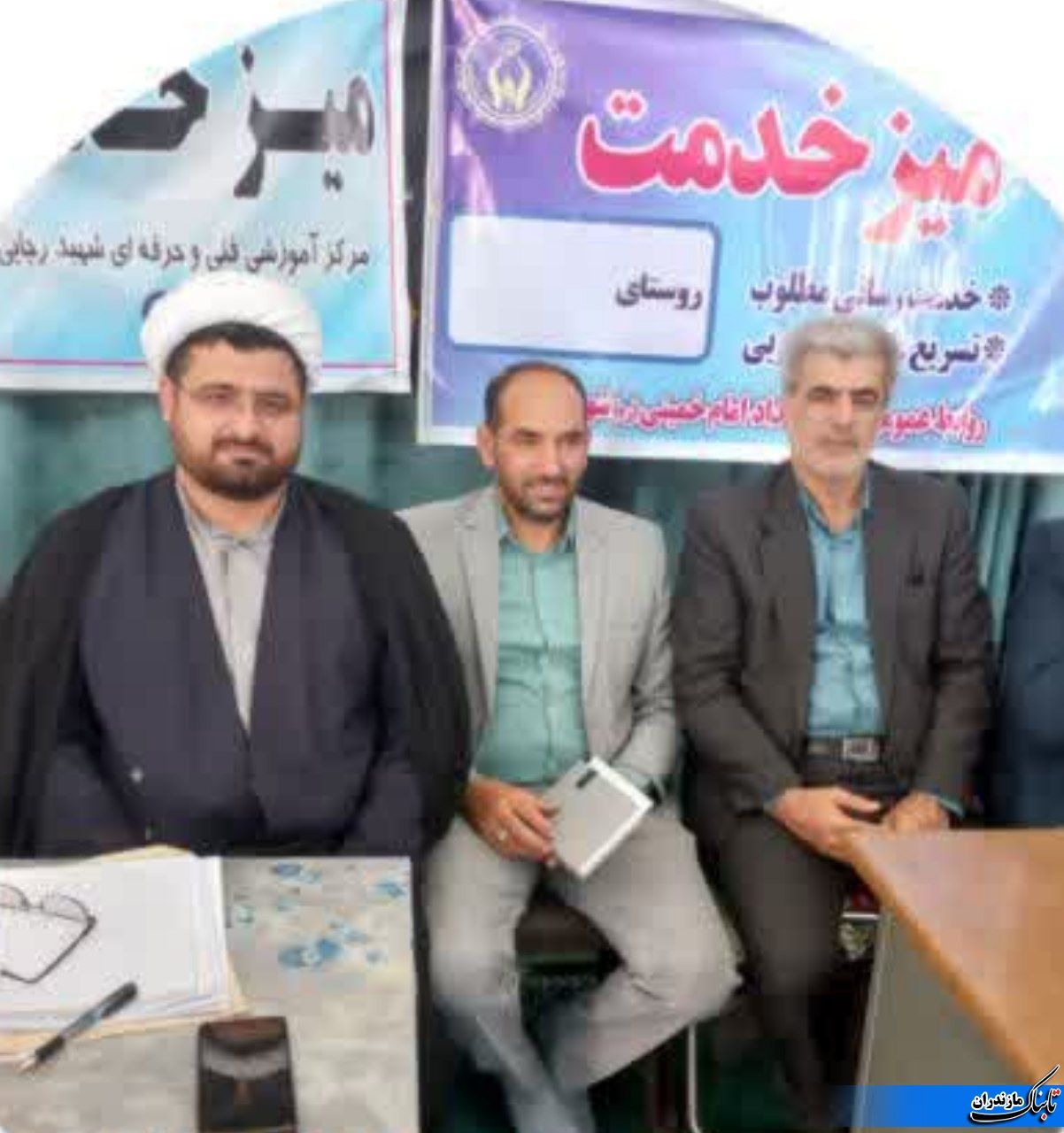 همزمان با دومین روز هفته‌ی دولت، میز خدمت دستگاه‌های دولت در نکا برگزار شد