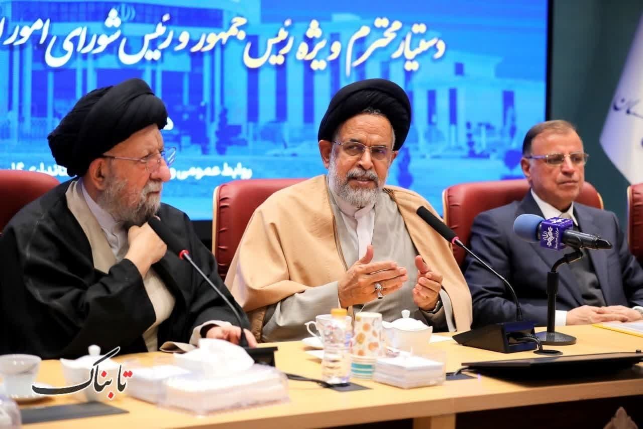 نشست صمیمانه علمای اهل سنت و نخبگان گلستان با دستار ویژه رییس جمهور در امور اقوام+ تصاویر