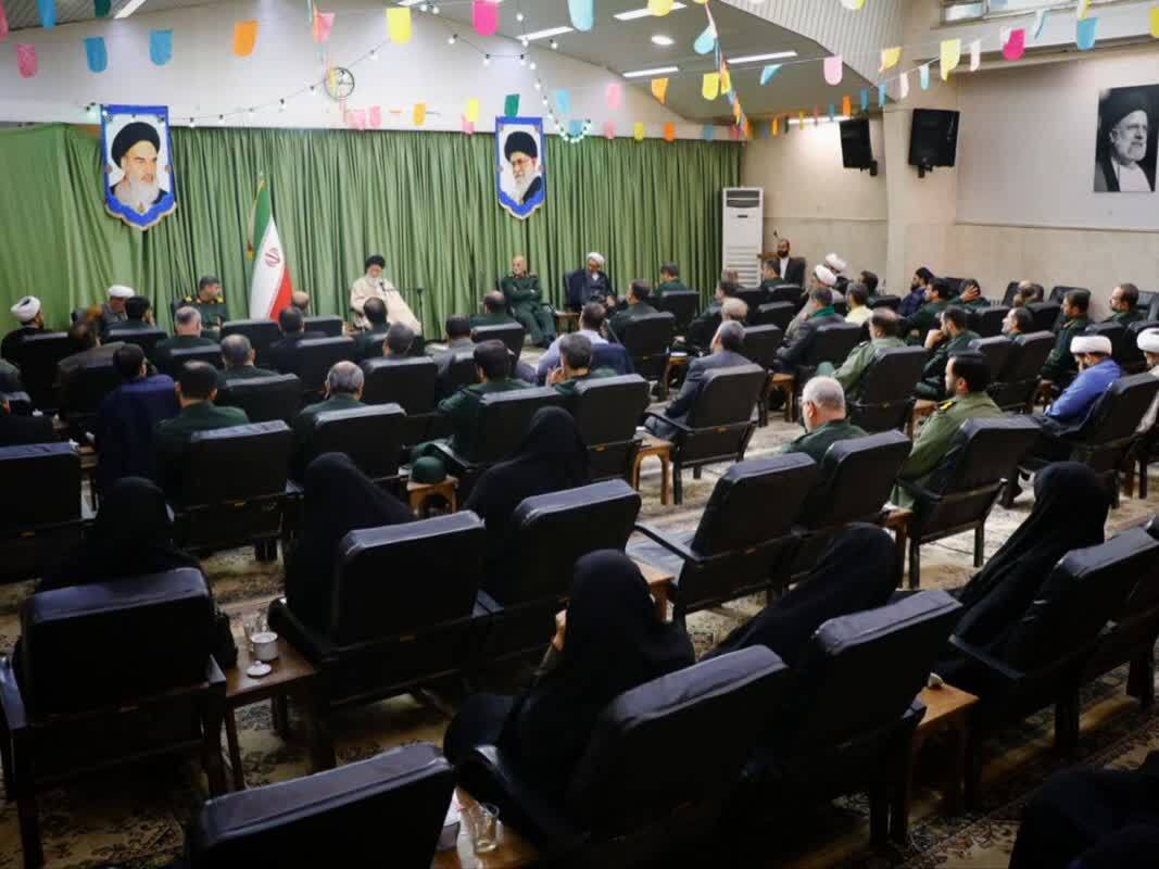 ریشه تمام مشکلات زندگی انسان تصمیمات اشتباه اوست/ وقتی دِل انسان مُرد، گناه در نگاهش زیبا جلوه میکند