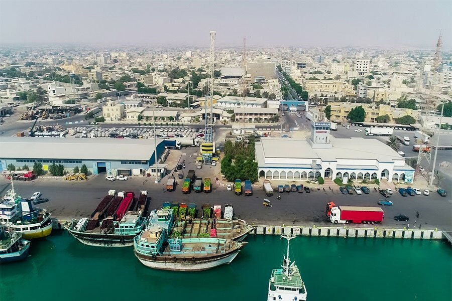 شناور حامل ۴۱ هزار تن روغن خوراکی در بندرشهید رجایی پهلوگرفت