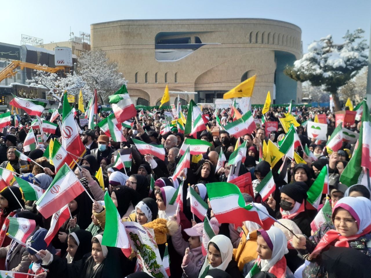 جشن انقلاب در سراسر ایران/ حضور حماسی مردم ایران در چهل و ششمین سالگرد پیروزی انقلاب + فیلم و عکس
