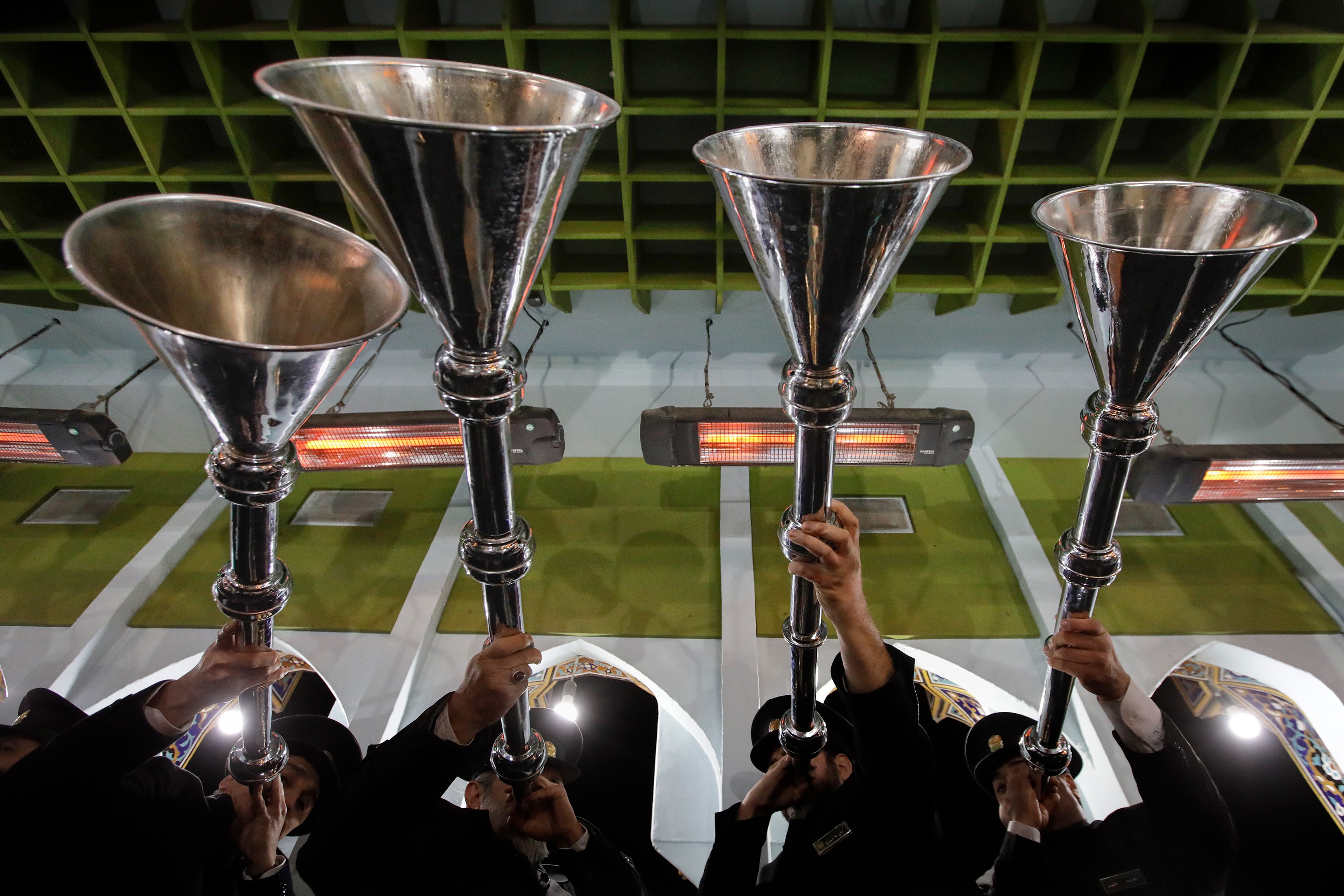 آیین نقاره‌نوازی به مناسبت عید مبعث در حرم مطهر رضوی+ گزارش تصویری