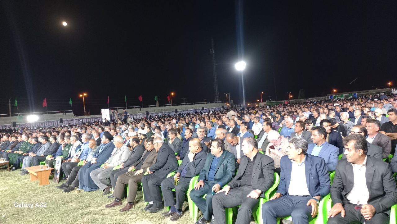 جمهور شهید در آیینه ی بانوی هنرمند دیار لنده جمهور شهید در آیینه ی بانوی هنرمند دیار لنده