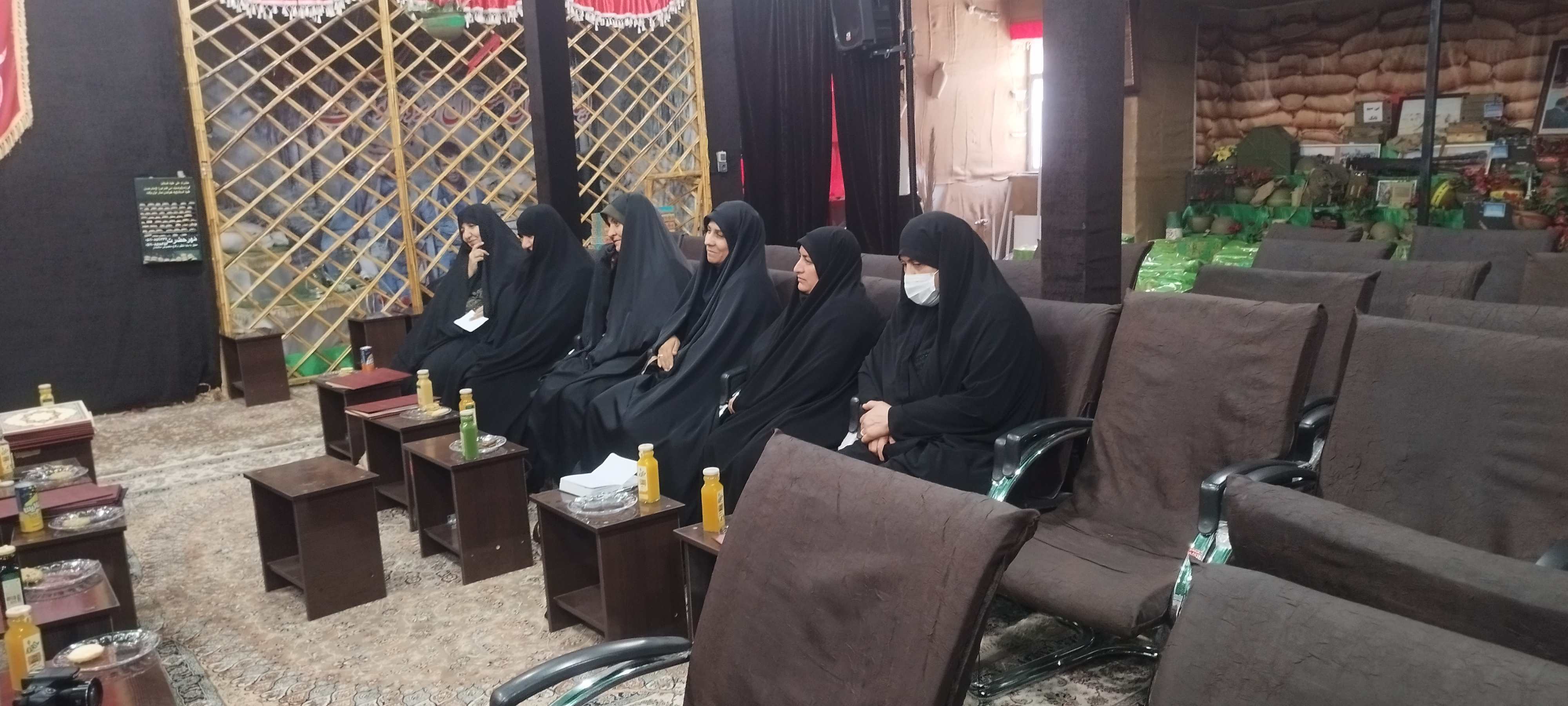 دیدار و تجلیل مسئول معاونت آموزش سپاه فتح استان(ک.ب)از خانواده های شهدا دیدار و تجلیل مسئول معاونت آموزش سپاه فتح استان(ک.ب)از خانواده های شهدا