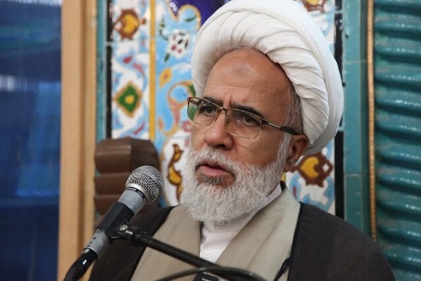 همه انسان ها باید در عرصه وقف یک اثر ماندگار به جای بگذارند