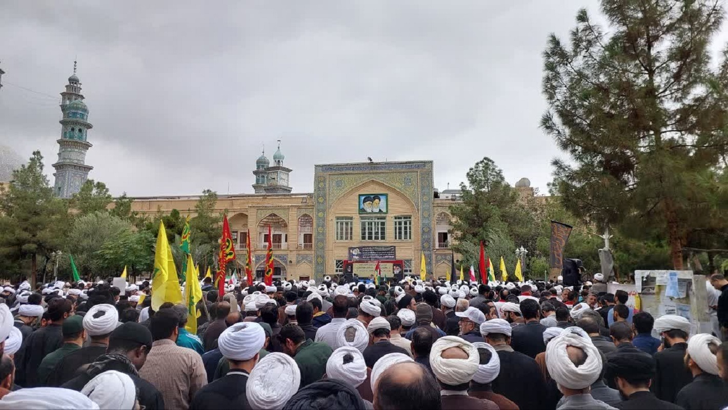 تجمع حوزویان قم در محکومیت جنایتهای اسرائیل و شهادت دبیرکل حزبالله