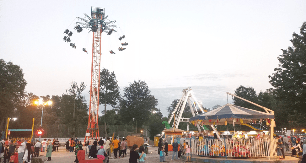 تجربه ۴۰ متر بالاتر از سطح زمین در شهربازیهای رشت! تجربه ۴۰ متر بالاتر از سطح زمین در شهربازیهای رشت!