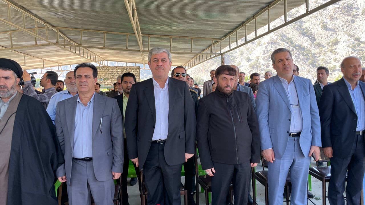 ۱۴ هزار روستای کشور از محرومیت رنج می برند/طرح منظومه های روستایی در کشور اجرا می شود