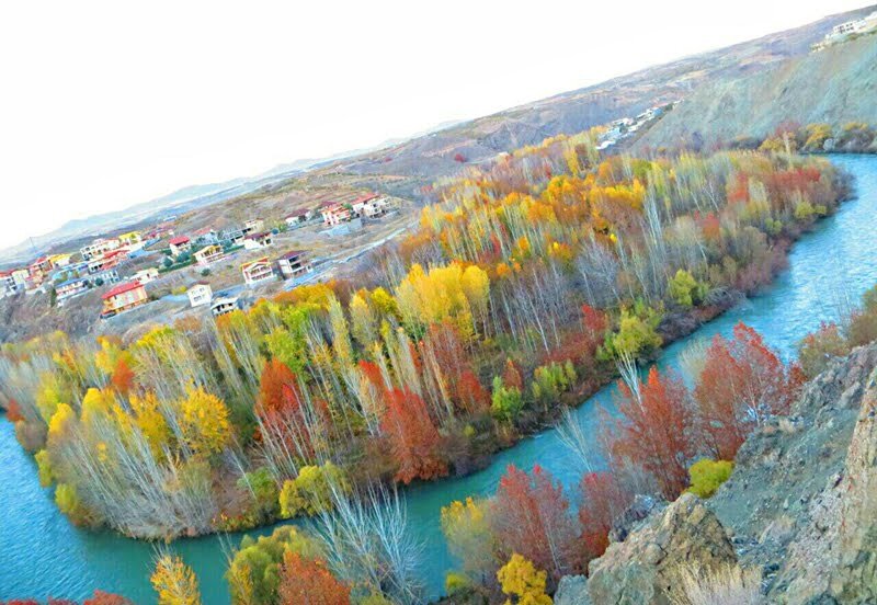 توسعه زیرساختهای گردشگری حاشیه زایندهرود چهارمحال و بختیاری در دستور کار قرار گرفت