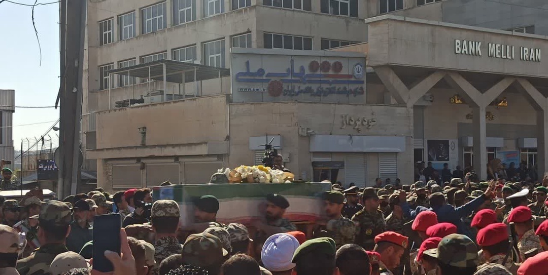 پیکر مطهر شهید«سجاد منصوری» در کرمانشاه تشییع شد پیکر مطهر شهید«سجاد منصوری» در کرمانشاه تشییع شد