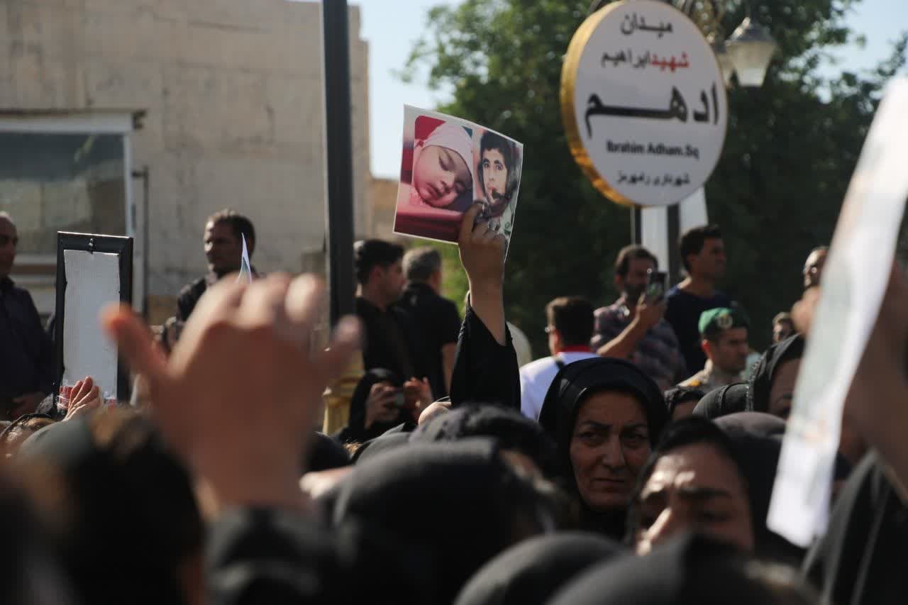 تابناک از مراسم تشییع شهید تابناک از مراسم تشییع شهید