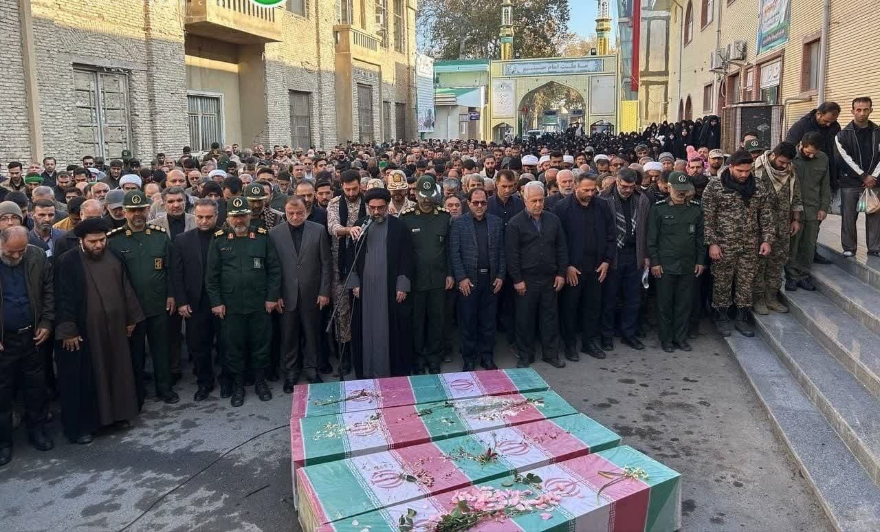 نماز بر پیکر شهدای گمنام در گلستان اقامه شد+تصاویر