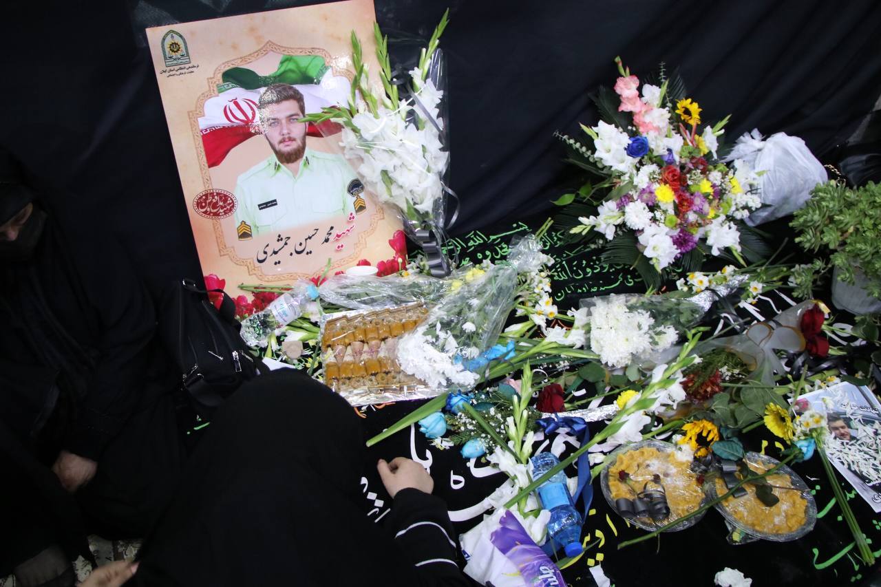 حزن و افتخار، مردم رشت در سوگ شهید امنیت ستوان سوم جمشیدی+تصاویر