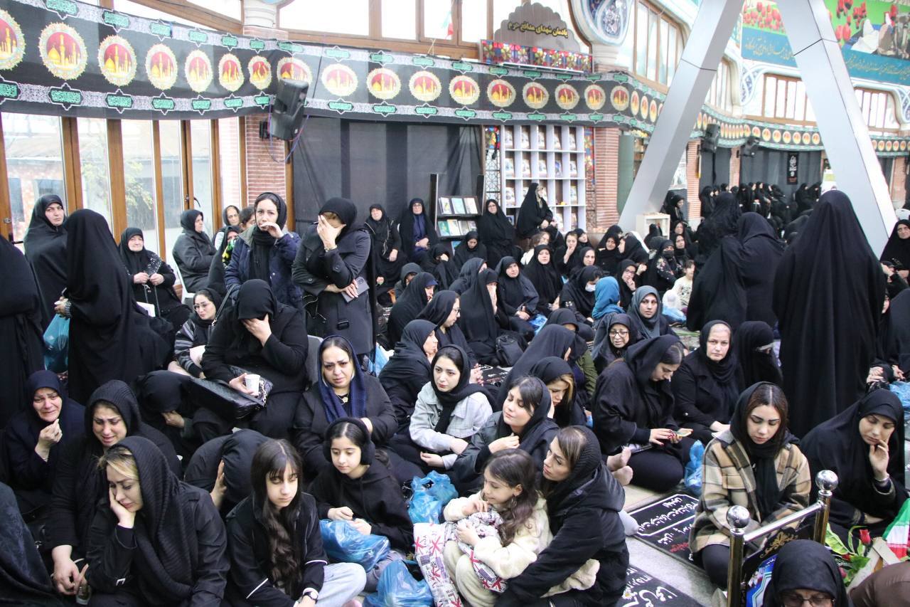 حزن و افتخار، مردم رشت در سوگ شهید امنیت ستوان سوم جمشیدی حزن و افتخار، مردم رشت در سوگ شهید امنیت ستوان سوم جمشیدی