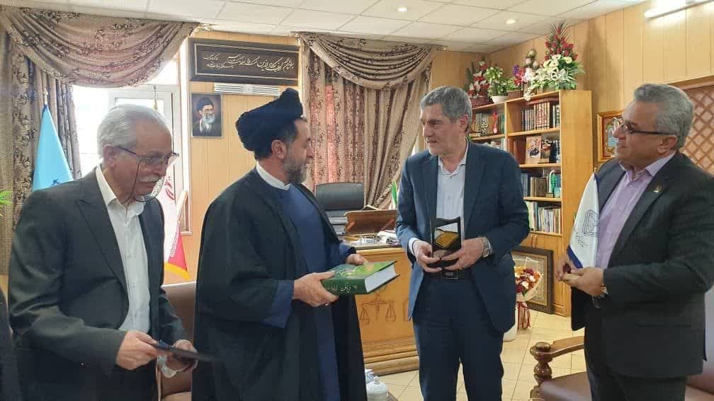 خیرین فارس ۵۲ هزار میلیارد تومان در حوزه سلامت استان سرمایه گذاری کردند خیرین فارس ۵۲ هزار میلیارد تومان در حوزه سلامت استان سرمایه گذاری کردند