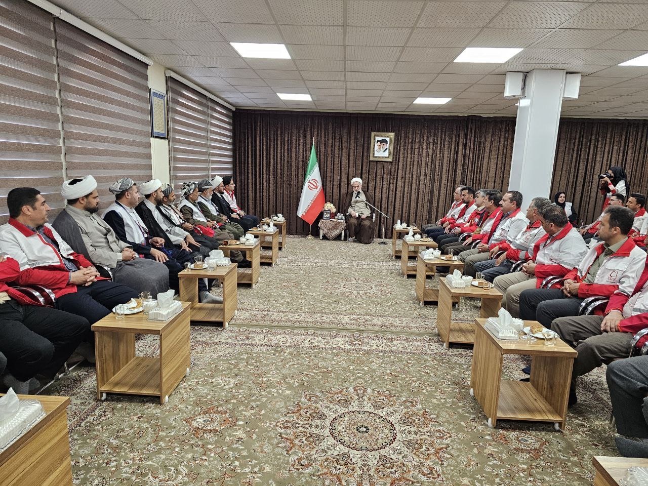 خدمت به خلق، مصداق کار نیروهای هلالاحمر است خدمت به خلق، مصداق کار نیروهای هلالاحمر است