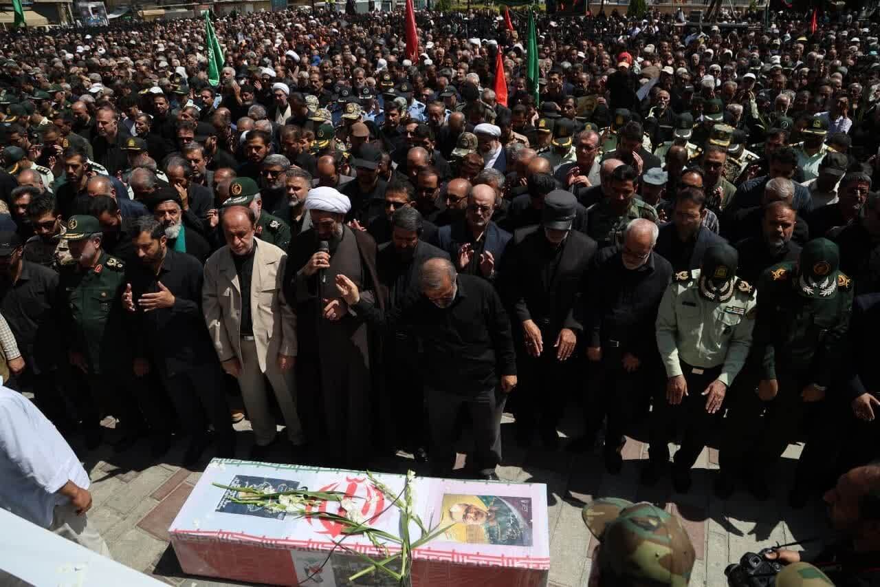 مراسم تشییع و تدفین رفیق خوب خدا و وداع مردم همدان با یار دیرینه سردار همدانی+ عکس/ در حال تنظیم