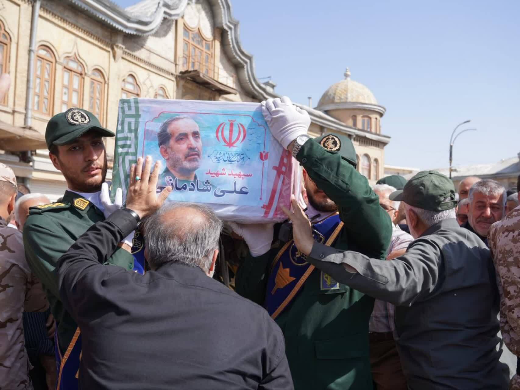 مراسم تشییع و تدفین رفیق خوب خدا و وداع مردم همدان با یار دیرینه سردار همدانی+ عکس/ در حال تنظیم