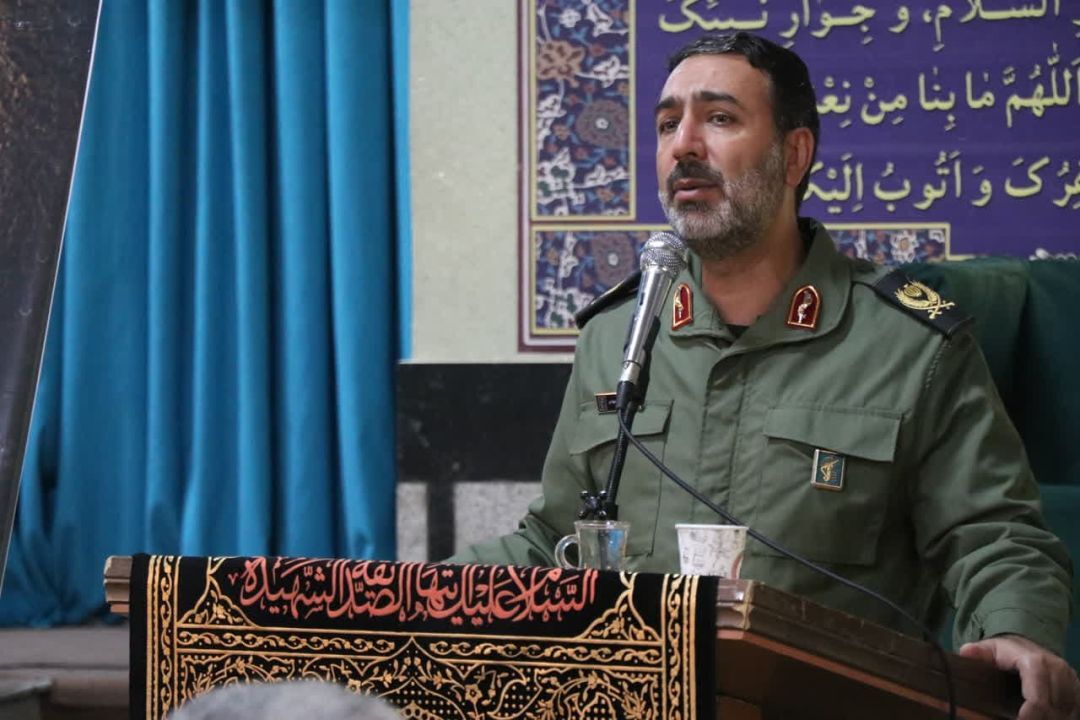 نگاه اسلام به کارگر، برخلاف نظامهای مادی و غربی، نگاهی ابزاری نیست. نگاه اسلام به کارگر، برخلاف نظامهای مادی و غربی، نگاهی ابزاری نیست.