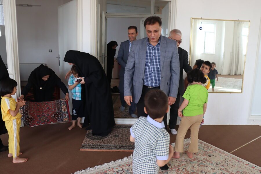 داشتن جامعه ای امن نیازمند رشد و نمو و پیشرفت کودکان در شرایطی امن و آرام است داشتن جامعه ای امن نیازمند رشد و نمو و پیشرفت کودکان در شرایطی امن و آرام است