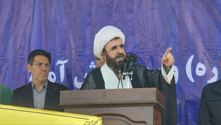 مبارزه با استکبار جهانی روح اسلام است مبارزه با استکبار جهانی روح اسلام است