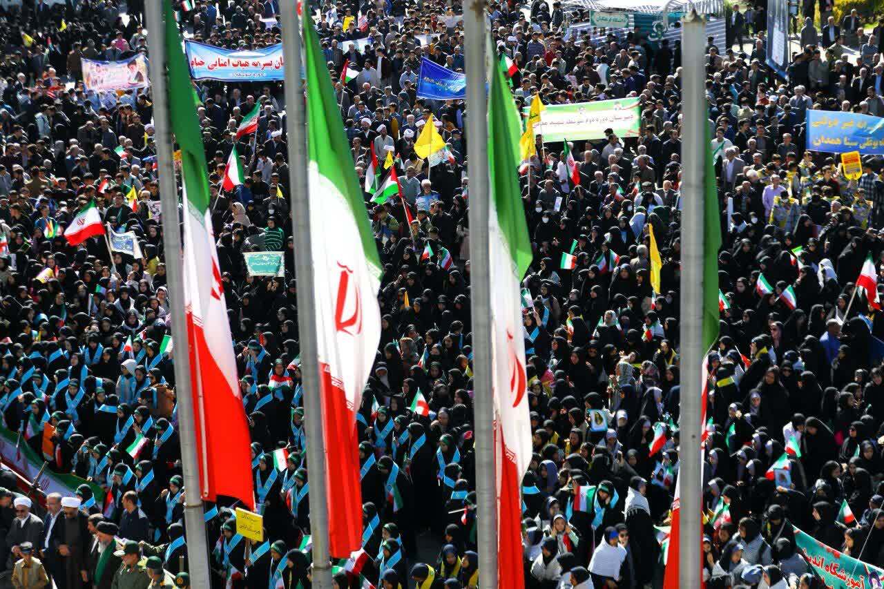 مراسم باشکوه راهپیمایی ۱۳ آبان همدان به روایت تصویر مراسم باشکوه راهپیمایی ۱۳ آبان همدان به روایت تصویر