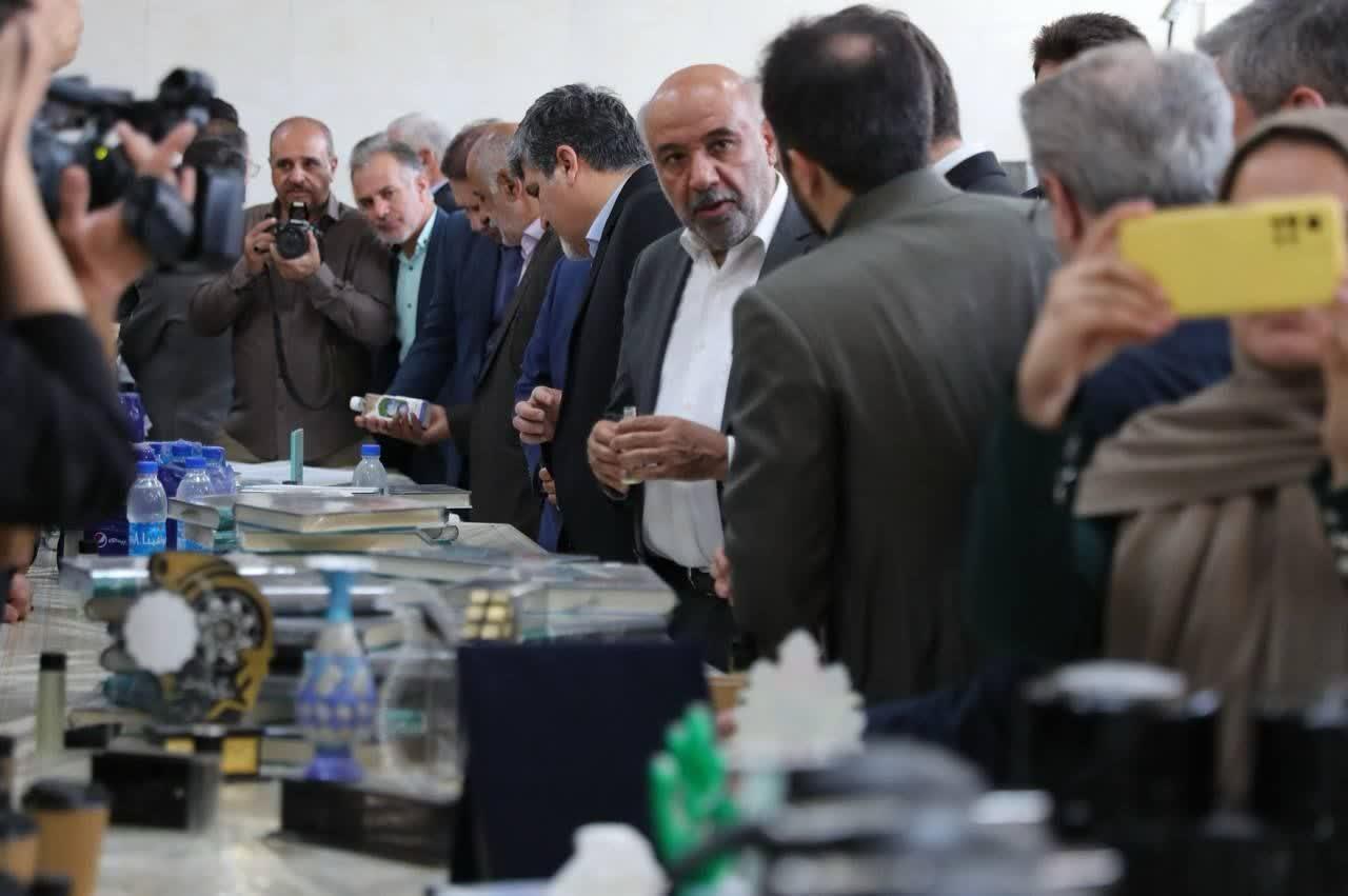 وعده وزیر کار برای بازگشت حسابهای بانکی شرکتها به کردستان هنوز محقق نشده است وعده وزیر کار برای بازگشت حسابهای بانکی شرکتها به کردستان هنوز محقق نشده است