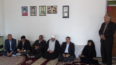 تجلیل از خانواده شهیدان یاری